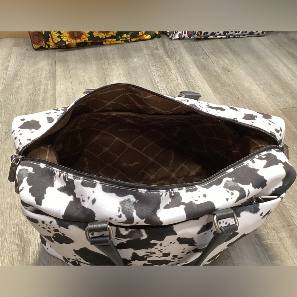 Wrangler Overnight Travel Bag - Picture 3 of 6